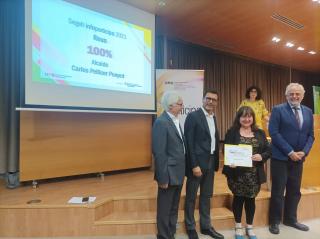 Montserrat Flores recull el Segell Infoparticipa