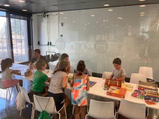 Activitat ABCD Jocs a la biblioteca Pere Anguera