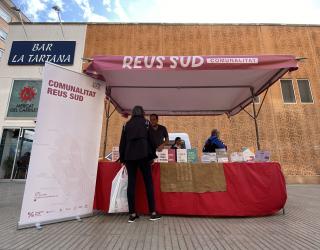 Estand de la Comunalitat Reus Sud al Mercat del Carrilet