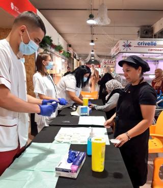 Activitat al Mercat del Carrilet amb motiu del Dia Mundial de la Diabetis