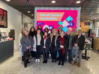 Foto de família presentació mesures accessibilitat Gaudí Centre