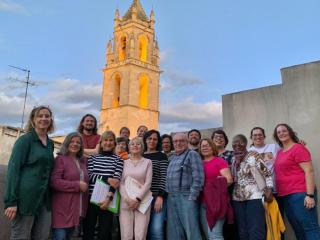La corlal Canta amb el cor després d'un assaig