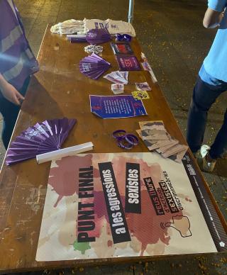 Punts violeta festa major Sant Pere
