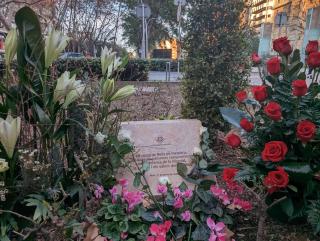 Placa en record de les Víctimes de l'Holocaust a la plaça de la Llibertat