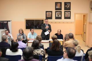 Assemblea celebrada entre l'alcalde de Reus i la regidora de Participació i Ciutadania i la Federació d'Associacions de Veïns.