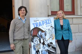 El director artístic de Trapezi, Leandro Mendoza (esquerra) i Montserrat Caelles han presentat el cartell de Trapezi 2018