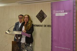 Imatge de la roda de premsa de presentació de Memorimage 2014, amb el regidor Joaquim Sorio i la directora artísticaAnna Marquès