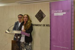 Imatge de la roda de premsa de presentació de Memorimage 2014, amb el regidor Joaquim Sorio i la directora artísticaAnna Marquès