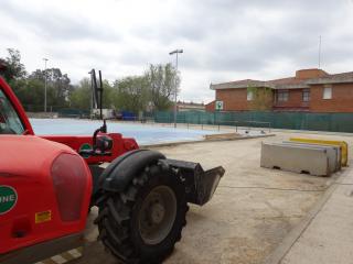 Imatge dels treballs iniciats per construir el polilleuger annex a l'Escola Cèlia Artiga