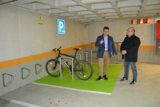 Imatge de l'acte de presentació dels nous aparcaments de bicis al pàrquing de les Oques