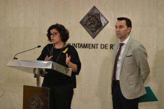 Foto de la presentació del programa Apodera't 2018 amb Montserrat Vilella i Daniel Rubio