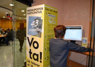 Imatge d'un punt de votació dels Pressupostos participatius