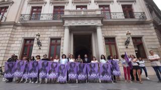 Minut de silenci per condemnar el feminicidi de diumenge a Tarragona