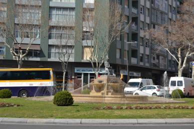 Plaça de les Oques i el nen de les Oques