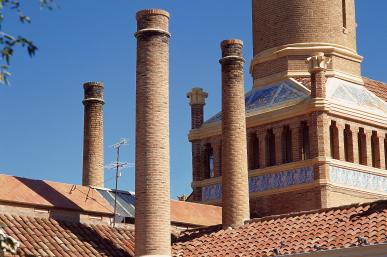 Institut Pere Mata - Fumeres exteriors