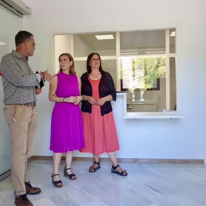 Accedeix a Vestíbul renovat del CC Ponent