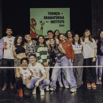 Accedeix a Daniel Recasens i els alumnes de Reus participants al torneig de dramatúrgia. Foto @alex_rademakers