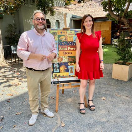 Accedeix a L'alcaldessa i el regidor de Cultura presenten la convidada d'honor i els abanderats de Sant Pere 2025