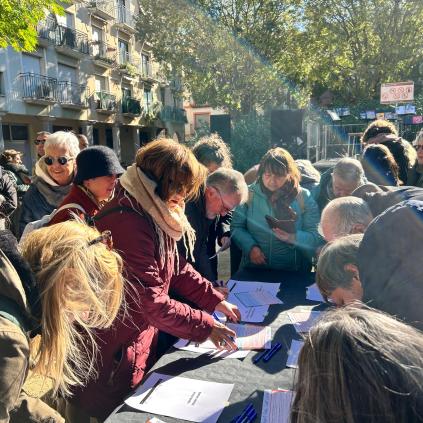 Accedeix a Primeres signatures del manifest al Festival de la Paraula