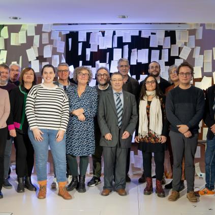 Foto de grup de tots els premiats als premis Ciutat de Reus Diré el que em fuig 2024 Accedeix a Foto de grup de tots els premiats als premis Ciutat de Reus Diré el que em fuig 2024
