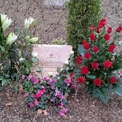 Placa en record de les víctimes de l'Holocaust a Reus Accedeix a Placa en record de les víctimes de l'Holocaust a Reus