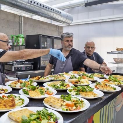 Accedeix a Menjador del Centre Social El Roser