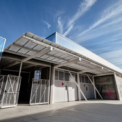 Accedeix a Poliesportiu municipal