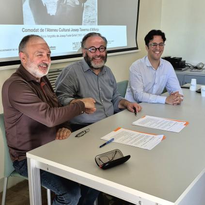 Accedeix a Signatura comodat de cessió de fotografies de l’Ateneu Cultural Josep Taverna