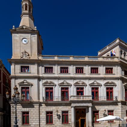 Accedeix a Façana de l'Ajuntament de Reus