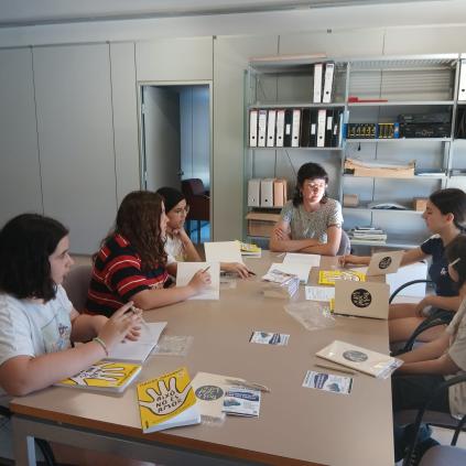 Primera sessió del club de lectura “Adolescents amb veu pròpia” Accedeix a Primera sessió del club de lectura “Adolescents amb veu pròpia”