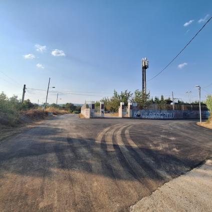 Imatge del tram asfaltat del camí dels Cinc Ponts Accedeix a Imatge del tram asfaltat del camí dels Cinc Ponts