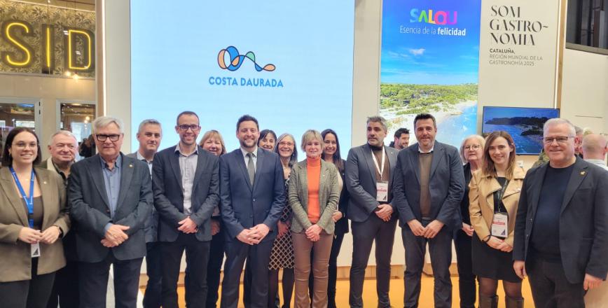 Fotografía de las autoridades en FITUR 2025