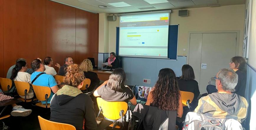 Sessió informativa amb voluntaris del recompte de persones sense llar Sessió informativa amb voluntaris del recompte de persones sense llar
