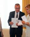 L'alcalde lliura a la presidenta del Parlament les adhesions d'entitats al Pacte Nacional pel Dret de Decidir a Reus