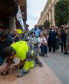 Col·locació de la llamborda a càrrec de la Brigada Municipal