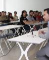 Foto de la roda de premsa amb els alumnes de la Casa d'Oficis