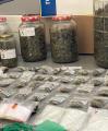 Material decomissat operació conjunta Mossos d'Esquadra i Guàrdia Urbana al carrer del Roser