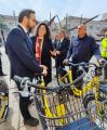 Visita del conseller de Territori, Juli Fernàndez, al projecte de bicicleta compartida