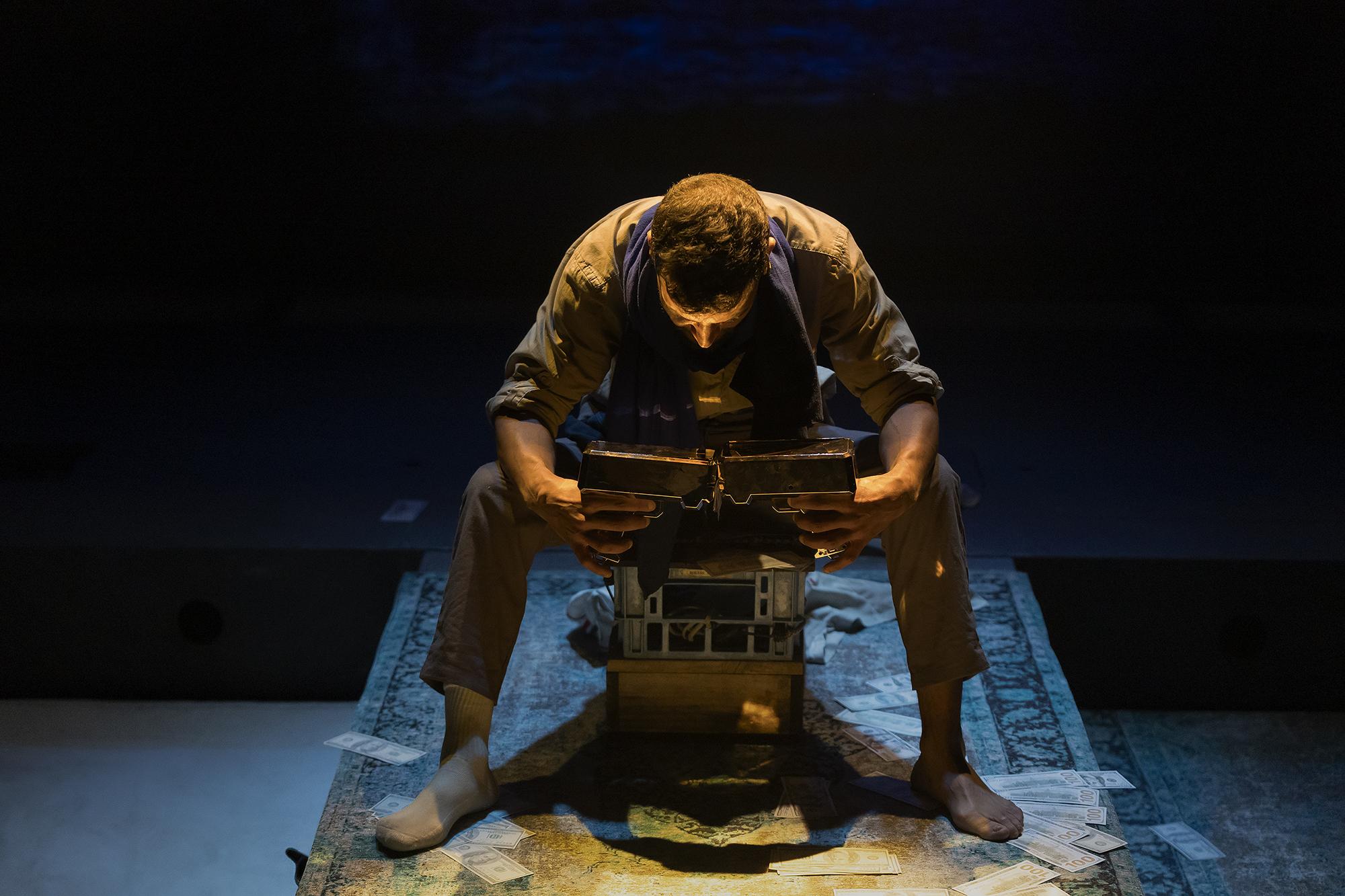 14.4 - Un text de Juan Diego Botto i Sergio Peris-Mencheta CANCEL·LAT