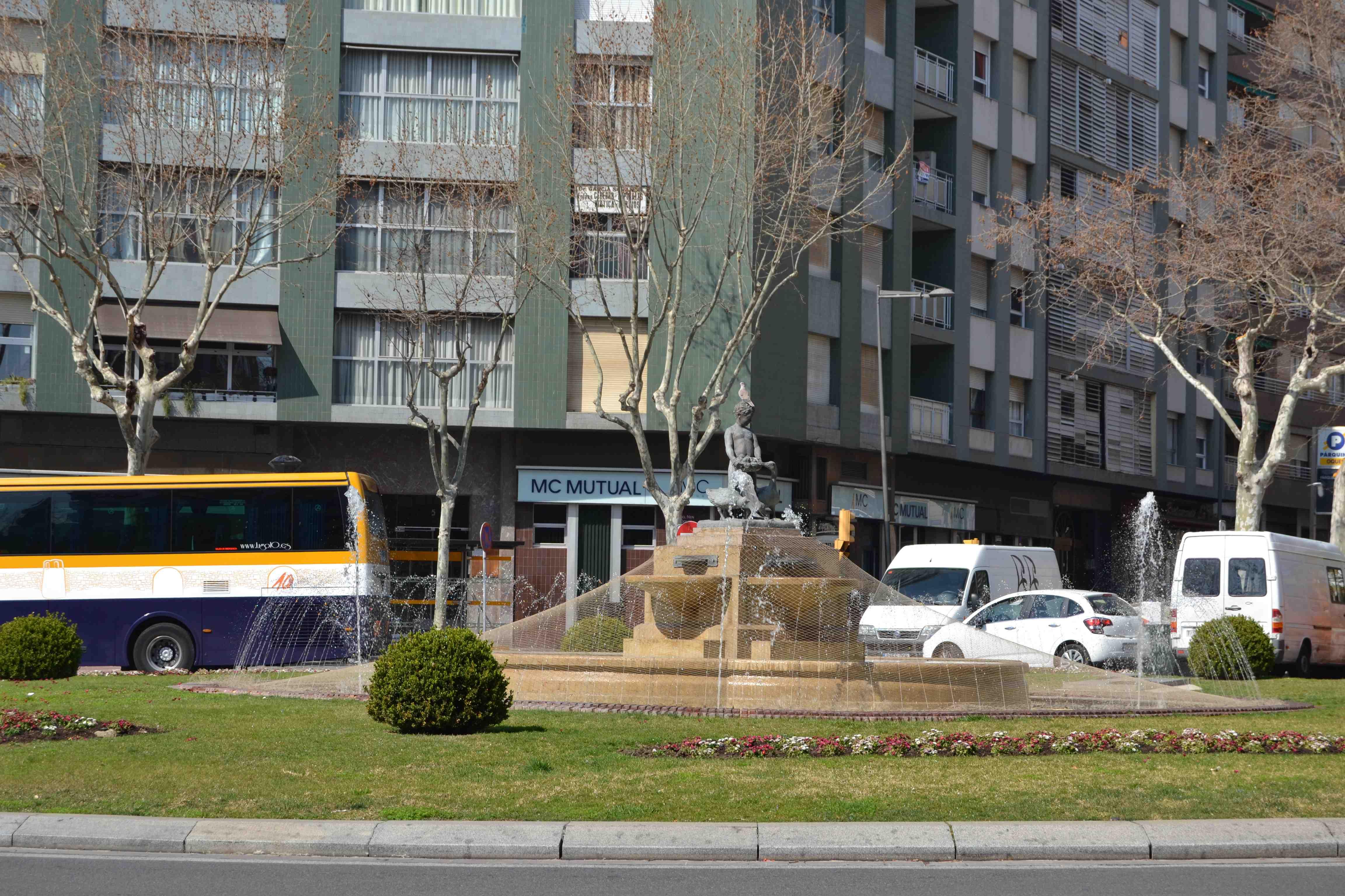 Plaça de les Oques i el nen de les Oques