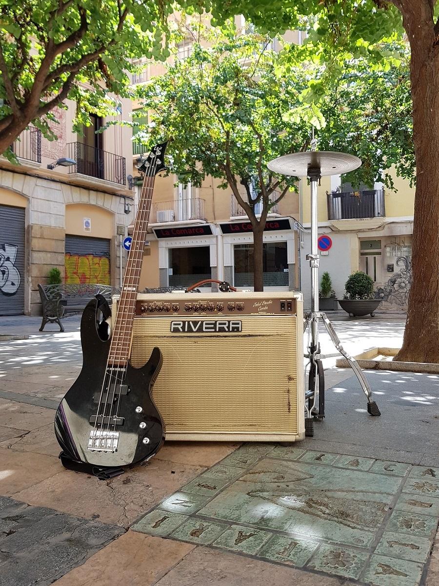 BUCS AL CARRER