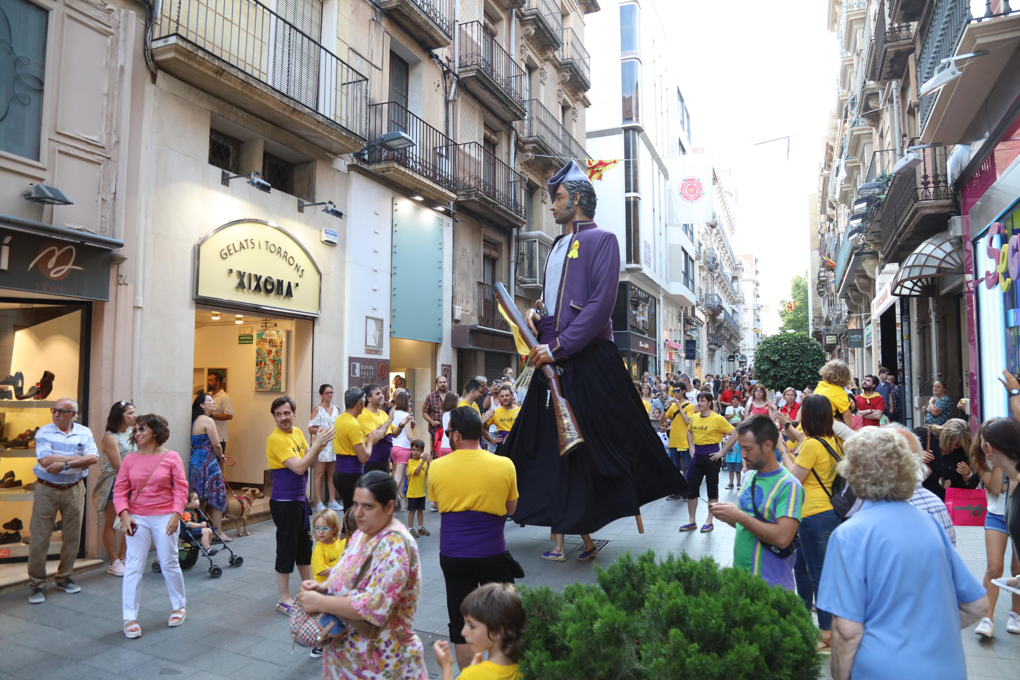 Arribada de la Mulassa i els gegants