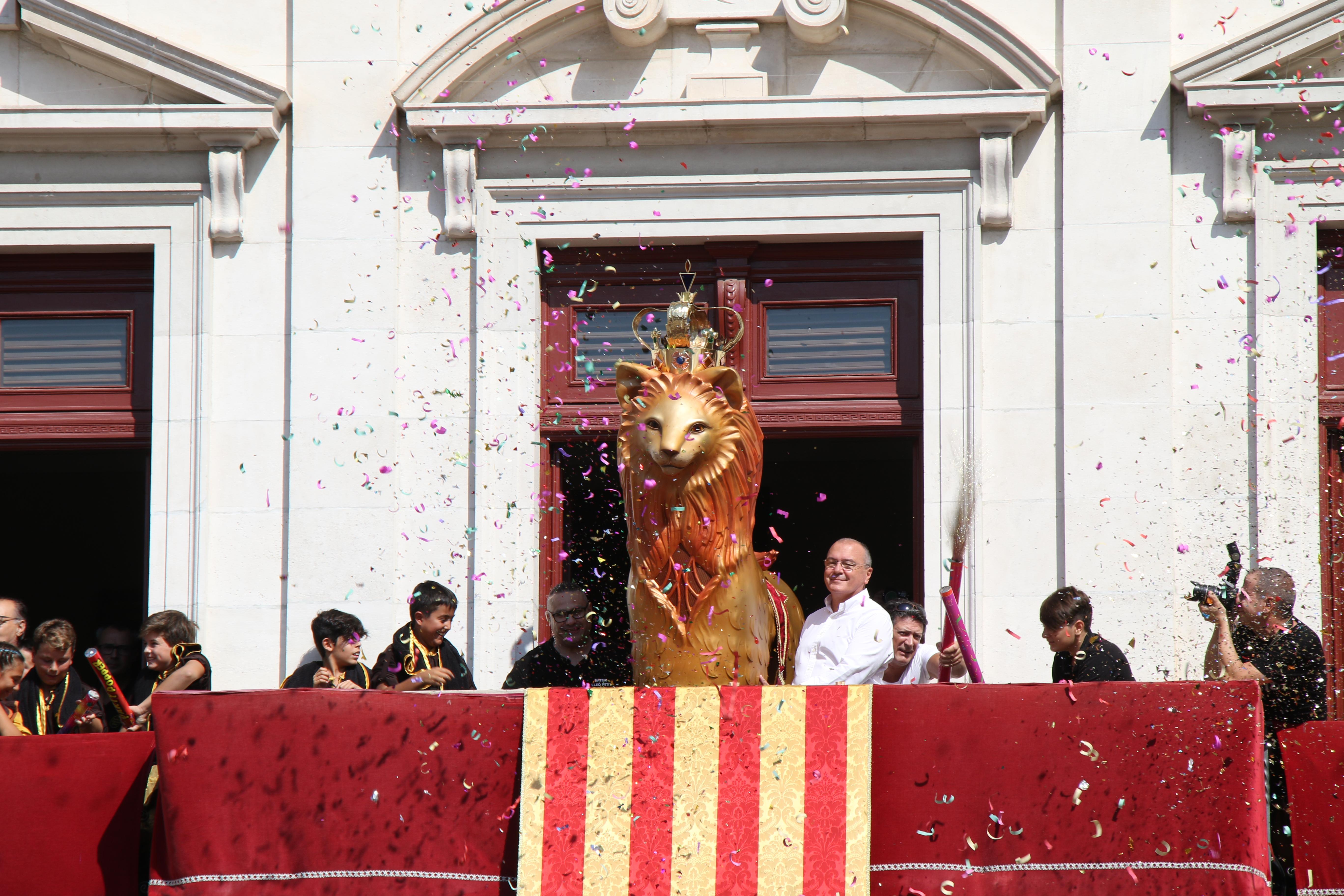 Acte de donació del Lleó petit de Reus a la ciutat