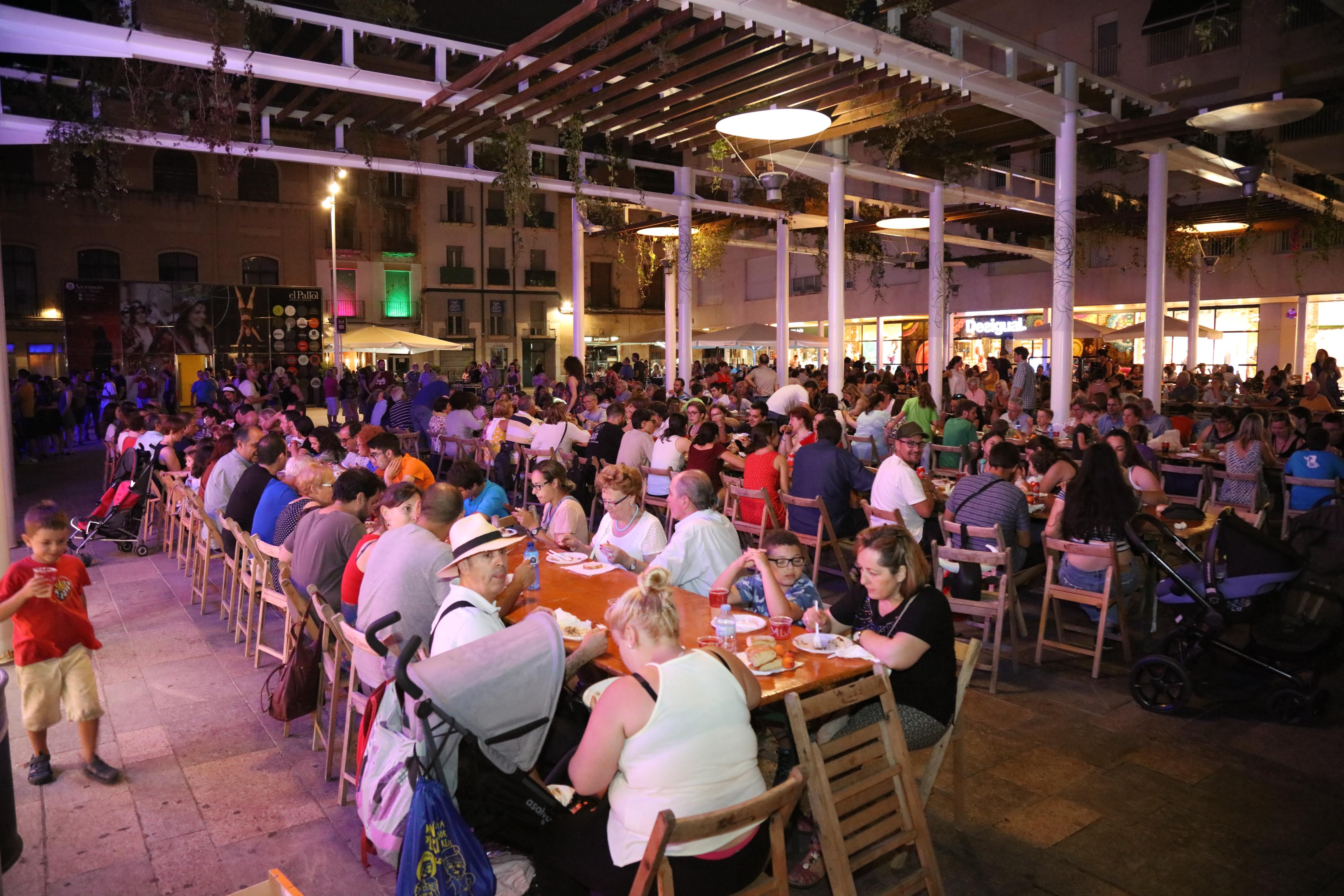 Sopar popular de bou i arròs i ball de revetlla