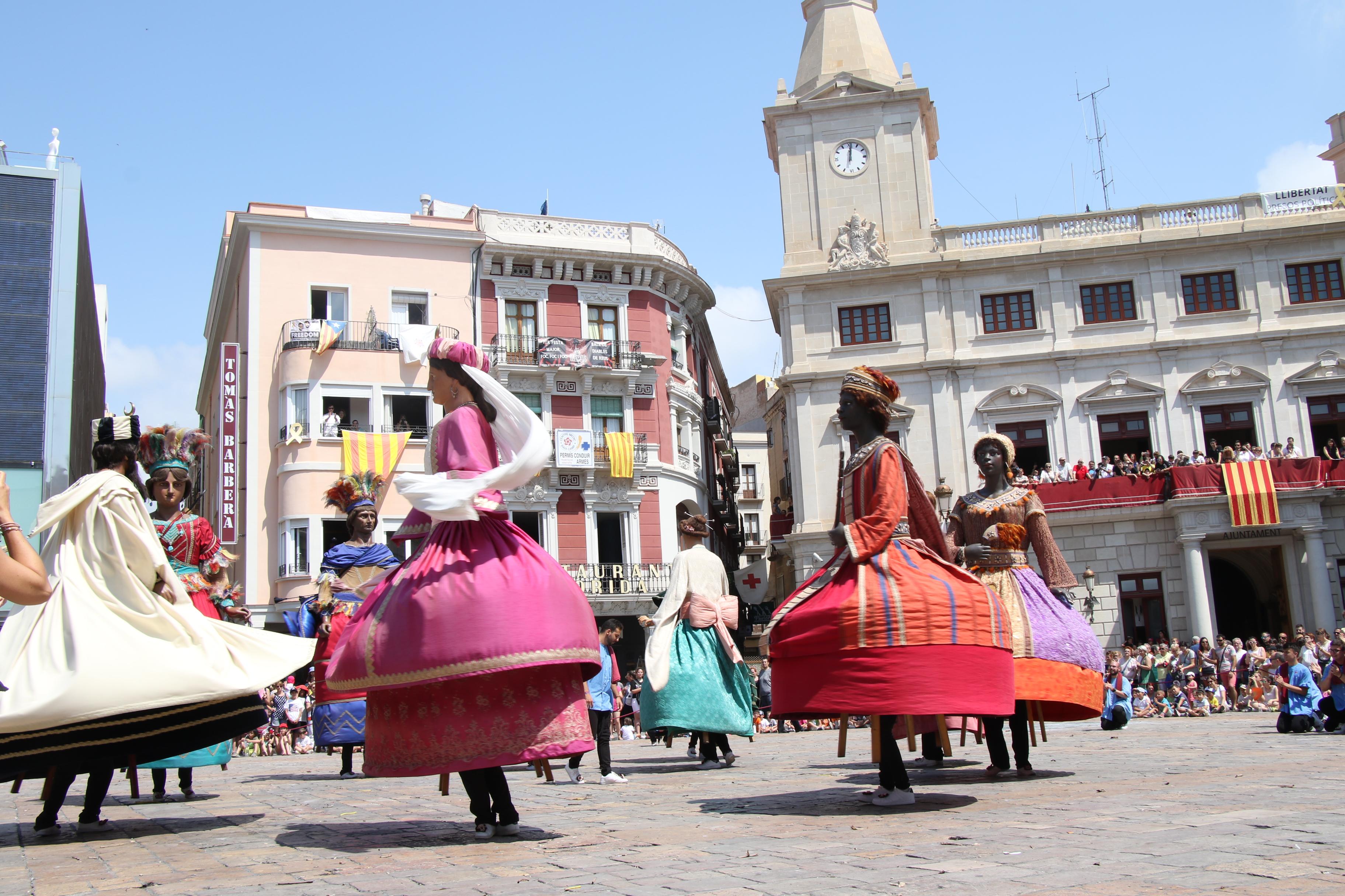 Toc de Festa i sortida dels gegants