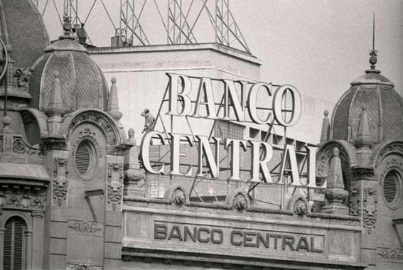 DIM21 Cop al Banc Central