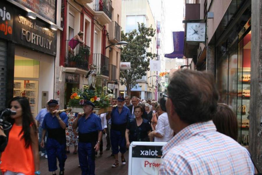CICLE MÚSICA ALS BARRIS - Processó de la Mare de Déu del Carme amb música tradicional (carrer Alt del Carme)