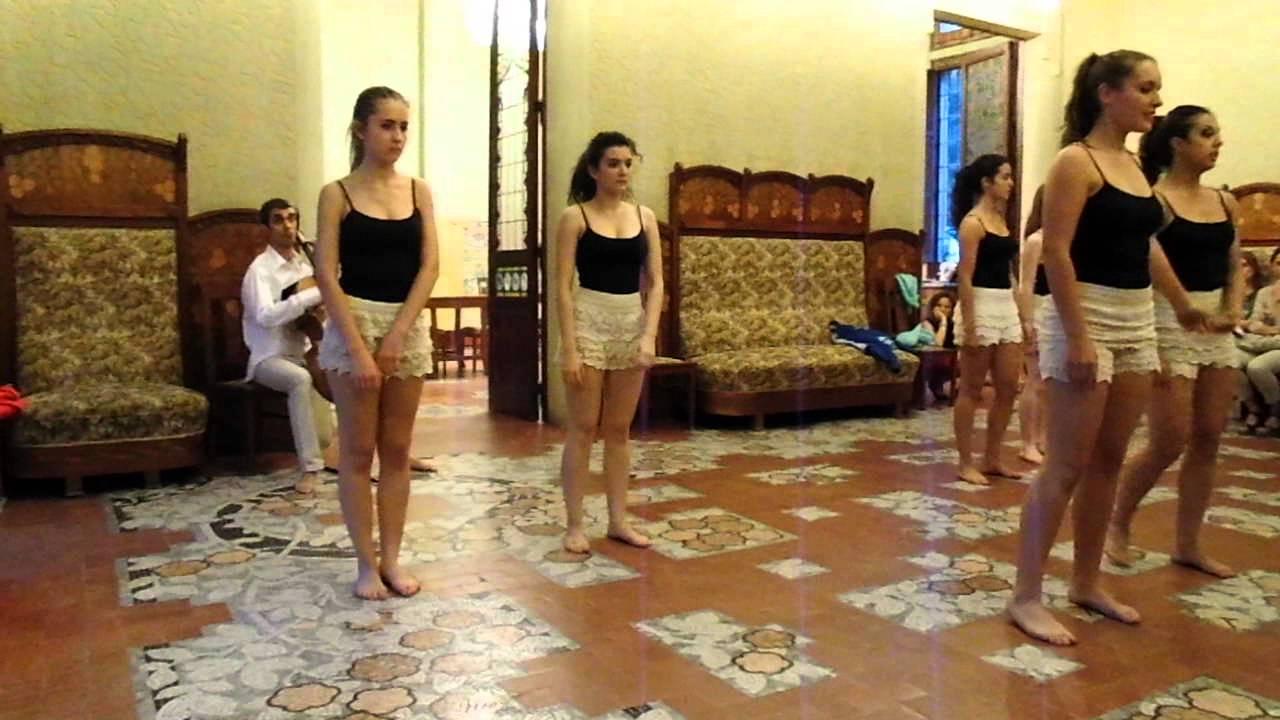 Exhibició de dansa, a càrrec de la Jove CIA Dansa Centre de Lectura