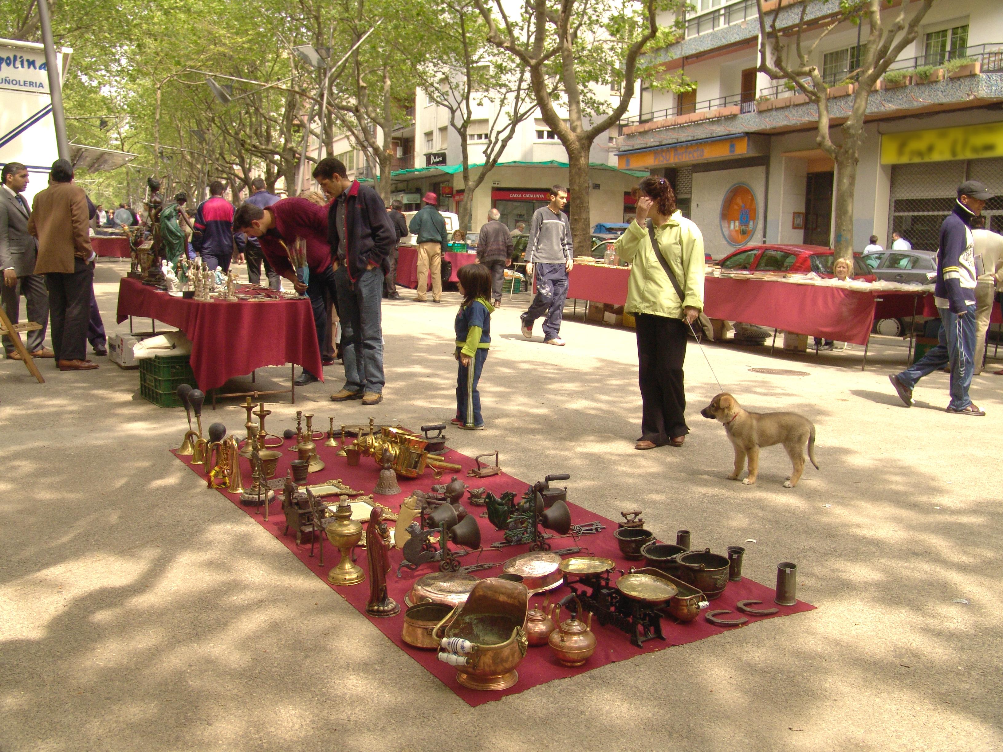 Mercat d'antiquaris, brocanters i col·leccionistes