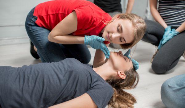 Curs de primers auxilis i suport vital bàsic